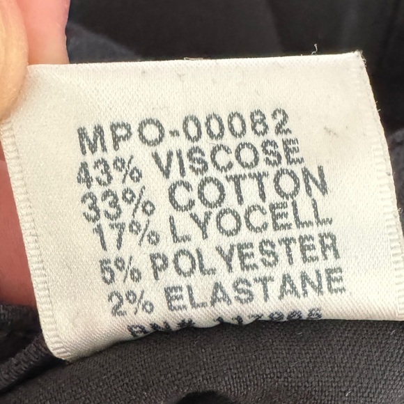 J Brand Maria Exposed Button Flare, Seriously Black, Size 27 - Picture 12 of 12